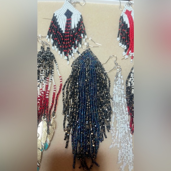 Valentines earrings Handmade by tracielyn with glass seed beads - Picture 4 of 10